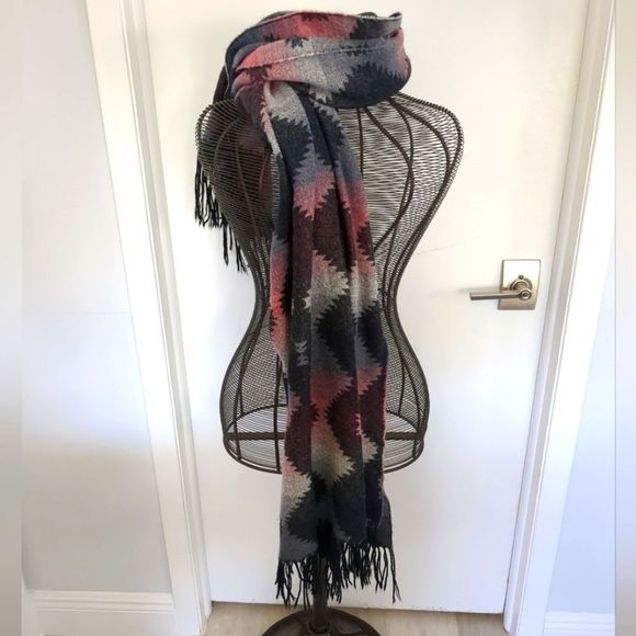 Cotton On red black Aztec Ombre Geometric Diamond Pattern Rectangle Fringe Scarf - Picture 4 of 5